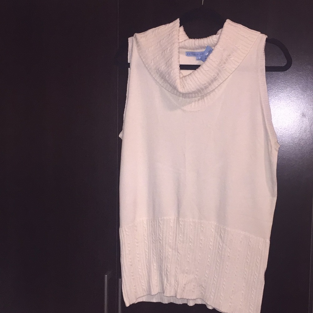 Off white Antonio Melani sleeveless sweater